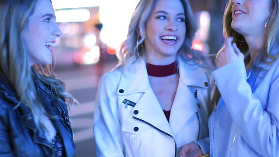 3 негра с большими членами трахают 3 блондинок