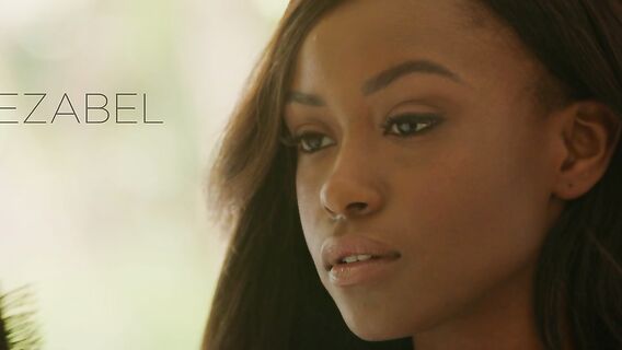 Анальный секс белого парня с чернокожей сестрой друга